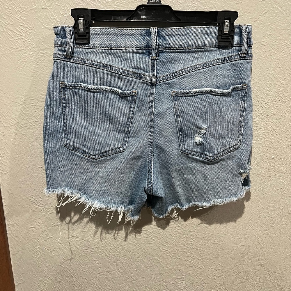 Happily Grey Cotton Blend Casual Blue Distressed Jean Shorts Size 9/29 Like New - Picture 4 of 4